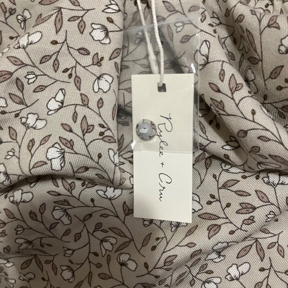 Rylee + Cru Magnolia Stella Blouse -beautiful floral top - Picture 6 of 6